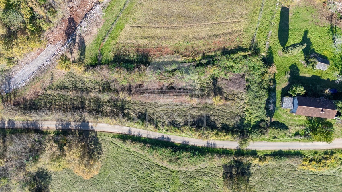 CASA IN UN AMBIENTE TRANQUILLO CON UNA SPLENDIDA VISTA APERTA SU OPRTALJ