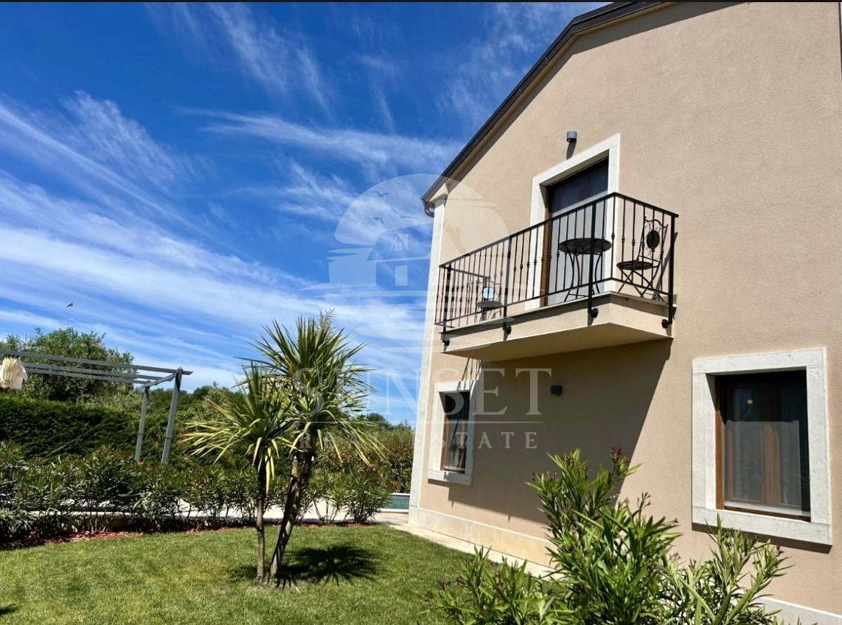 ISTRIA, NOVIGRAD – CASA MEDITERRANEA CON PISCINA