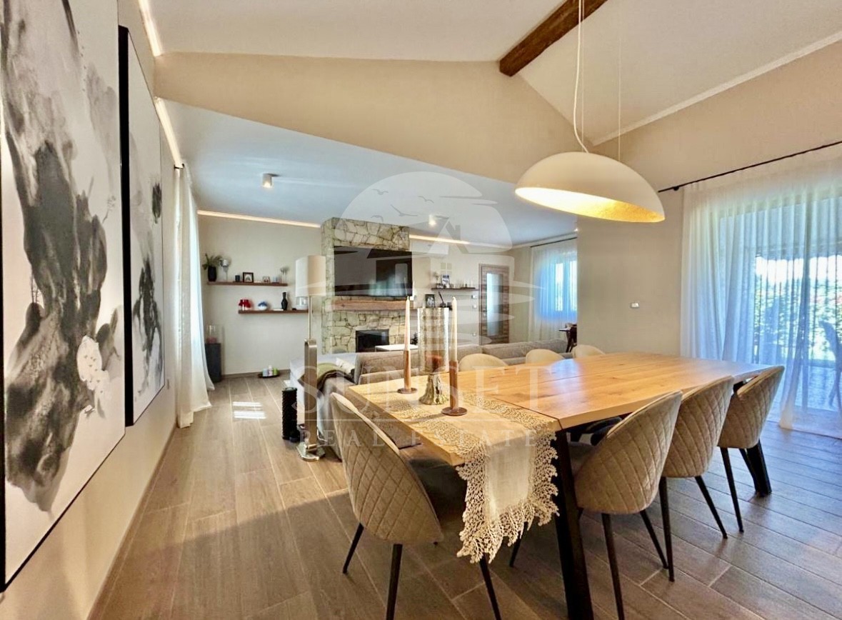 ISTRIA, NOVIGRAD – CASA MEDITERRANEA CON PISCINA