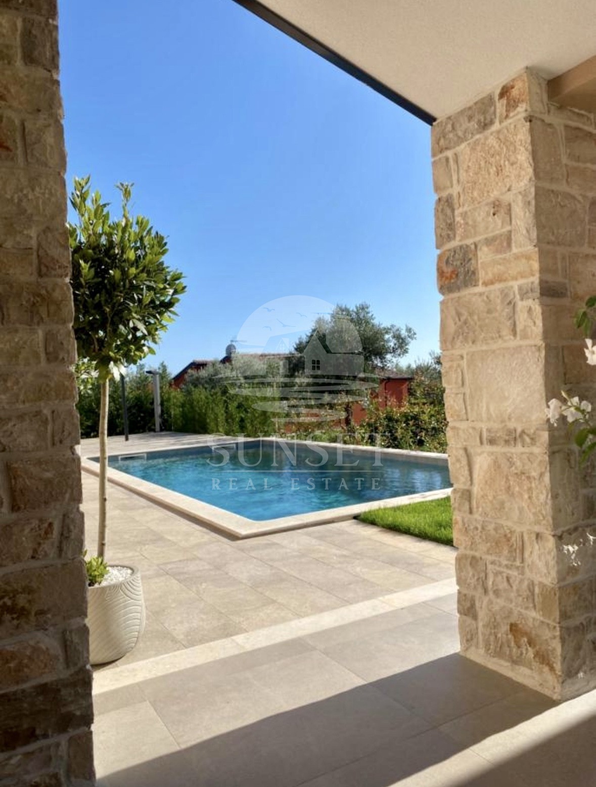 ISTRIA, NOVIGRAD – CASA MEDITERRANEA CON PISCINA