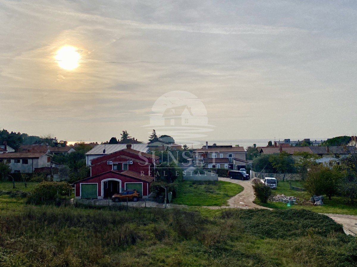 AMPIO APPARTAMENTO SU DUE LIVELLI CON VISTA MARE NELLE VICINANZE DI UMAGO