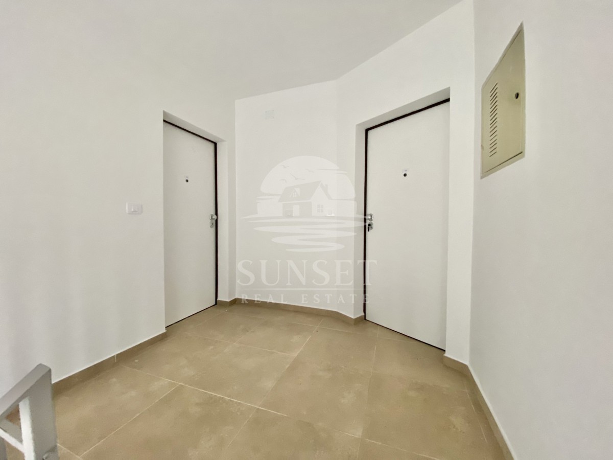 AMPIO APPARTAMENTO SU DUE LIVELLI CON VISTA MARE NELLE VICINANZE DI UMAGO