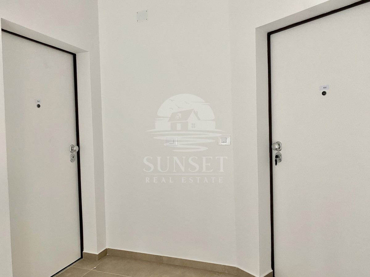 AMPIO APPARTAMENTO SU DUE LIVELLI CON VISTA MARE NELLE VICINANZE DI UMAGO