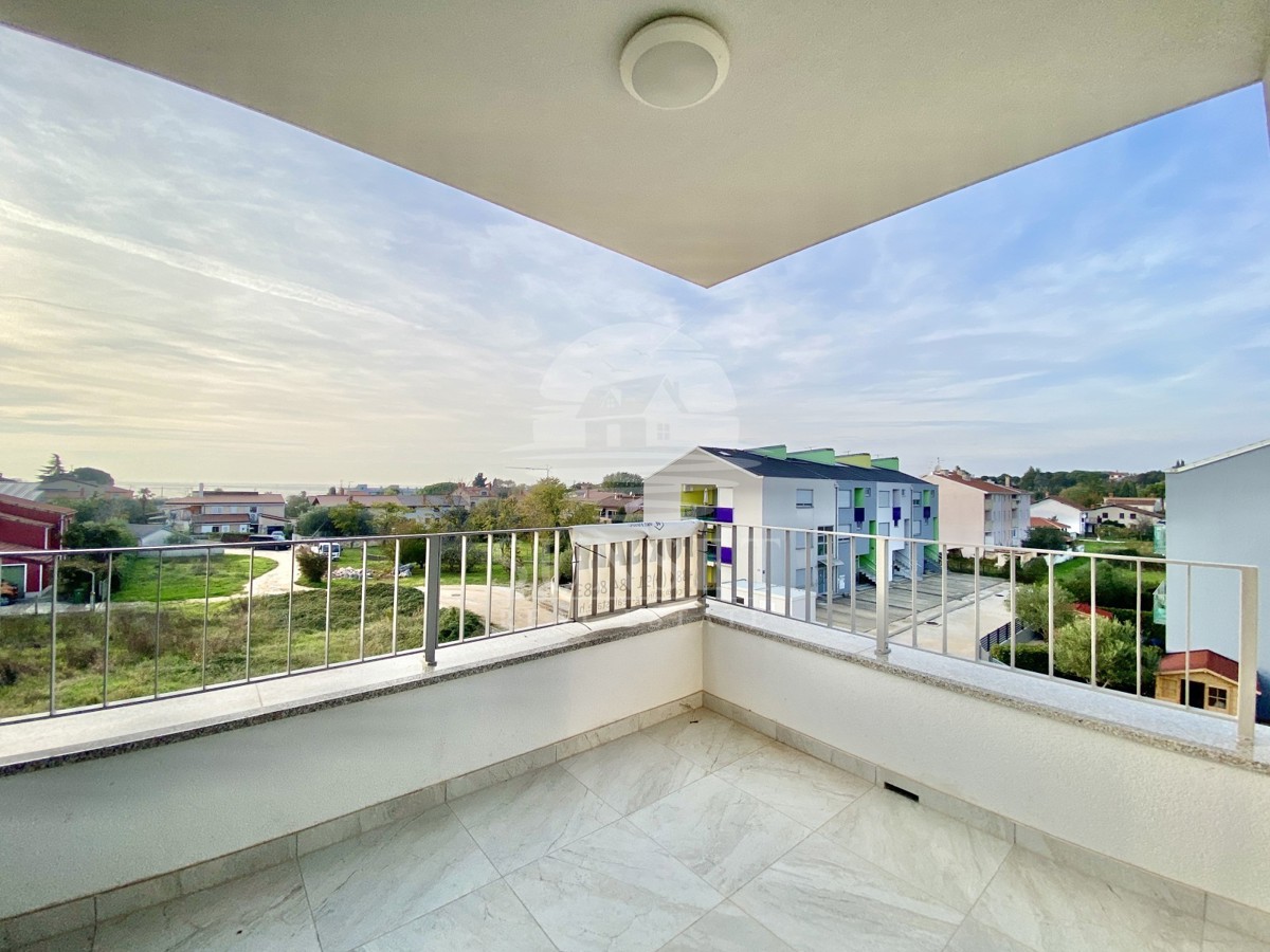 AMPIO APPARTAMENTO SU DUE LIVELLI CON VISTA MARE NELLE VICINANZE DI UMAGO