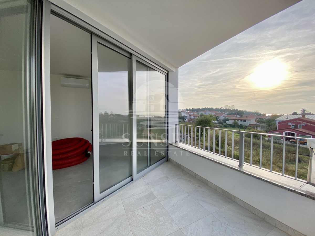 AMPIO APPARTAMENTO SU DUE LIVELLI CON VISTA MARE NELLE VICINANZE DI UMAGO