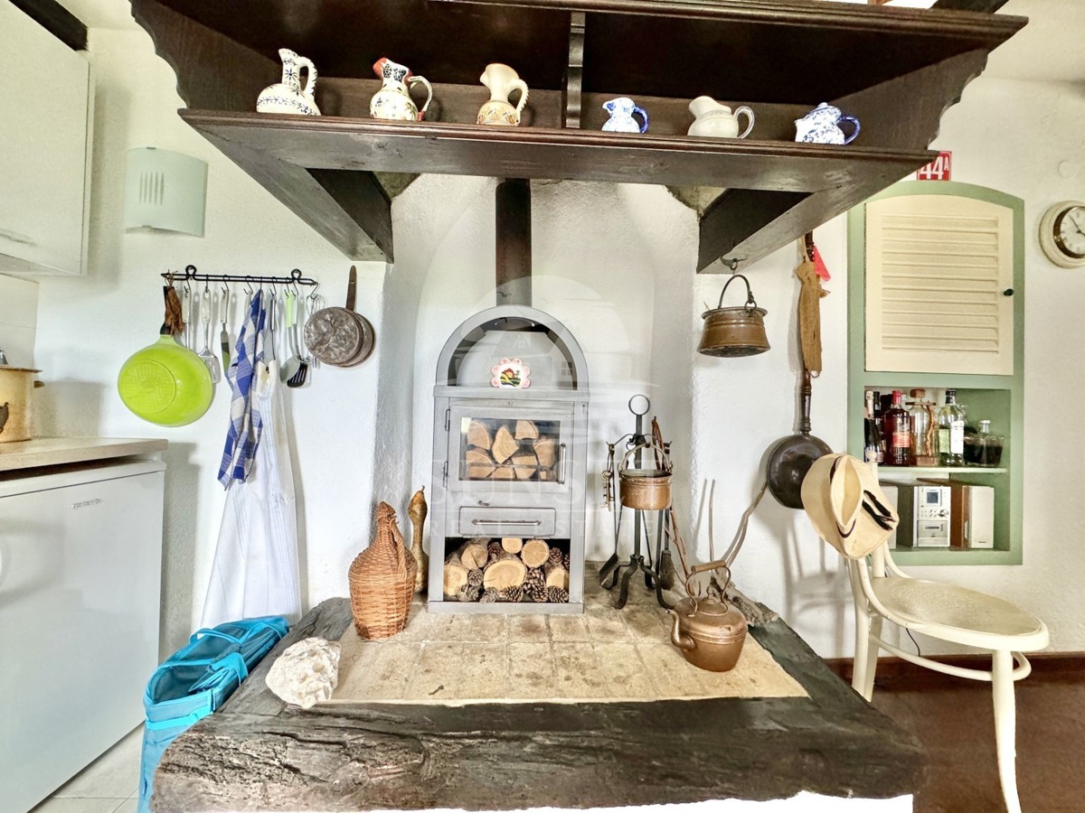AFFASCINANTE CASA IN PIETRA ISTRIANA CON VISTA PANORAMICA
