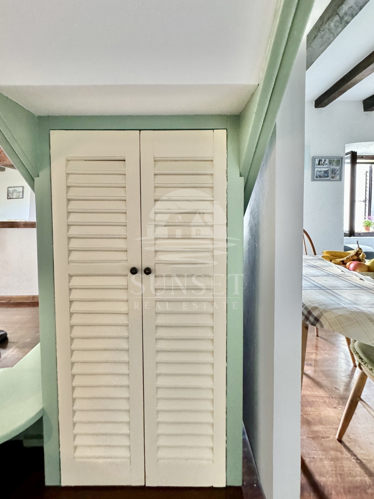 AFFASCINANTE CASA IN PIETRA ISTRIANA CON VISTA PANORAMICA