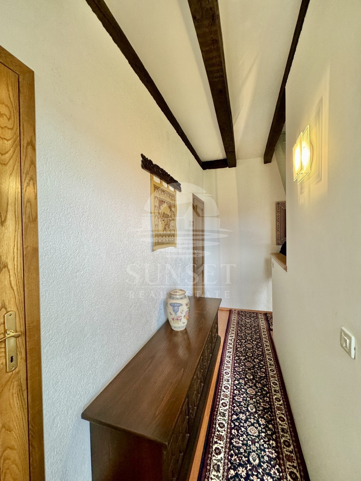 AFFASCINANTE CASA IN PIETRA ISTRIANA CON VISTA PANORAMICA