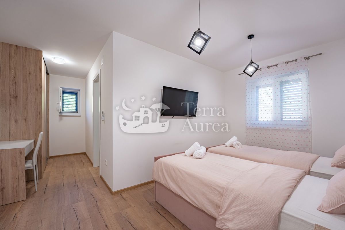 Villa Dobrinj, 320m2