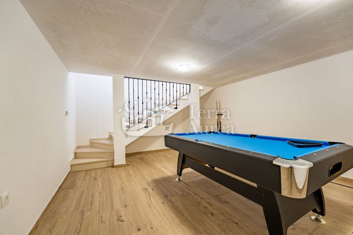 Villa Dobrinj, 320m2