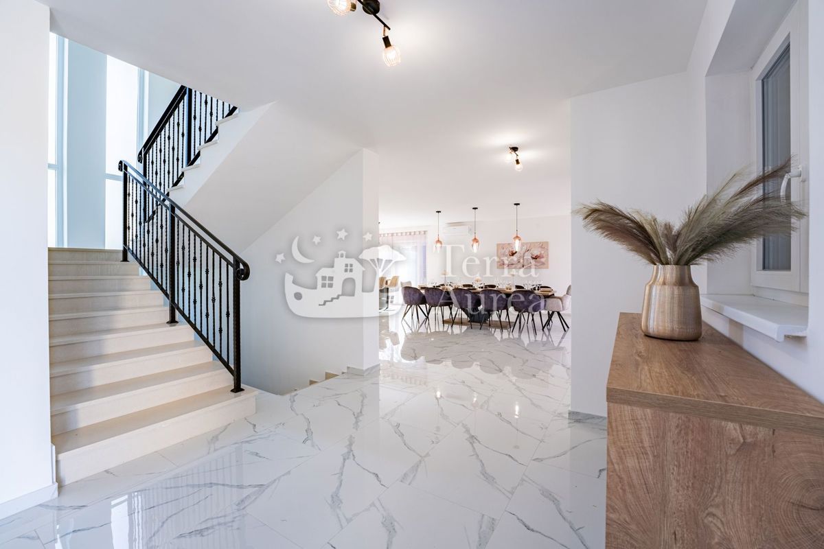 Villa Dobrinj, 320m2