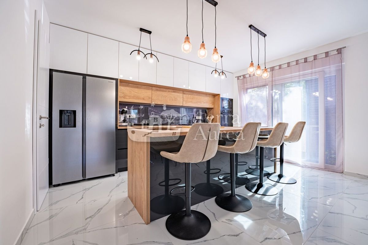 Villa Dobrinj, 320m2