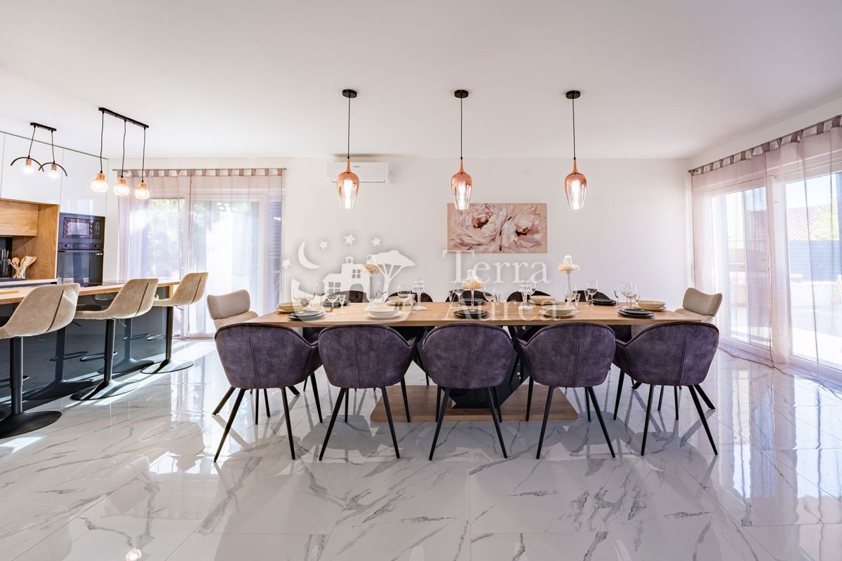 Villa Dobrinj, 320m2