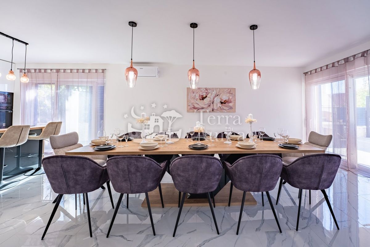 Villa Dobrinj, 320m2