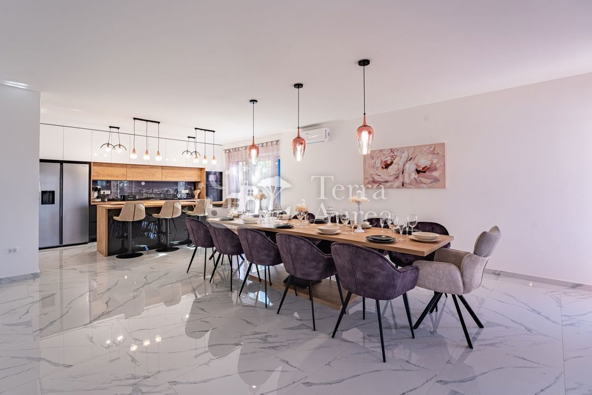 Villa Dobrinj, 320m2