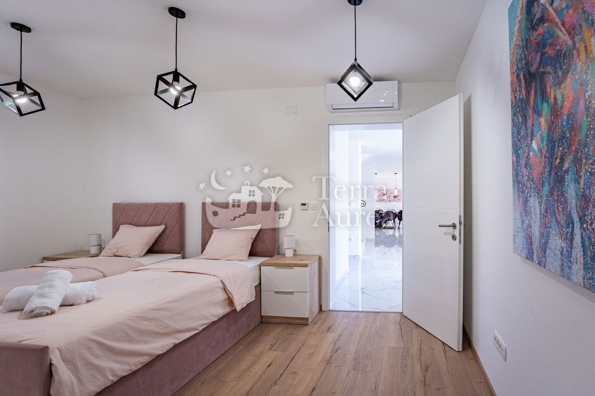 Villa Dobrinj, 320m2