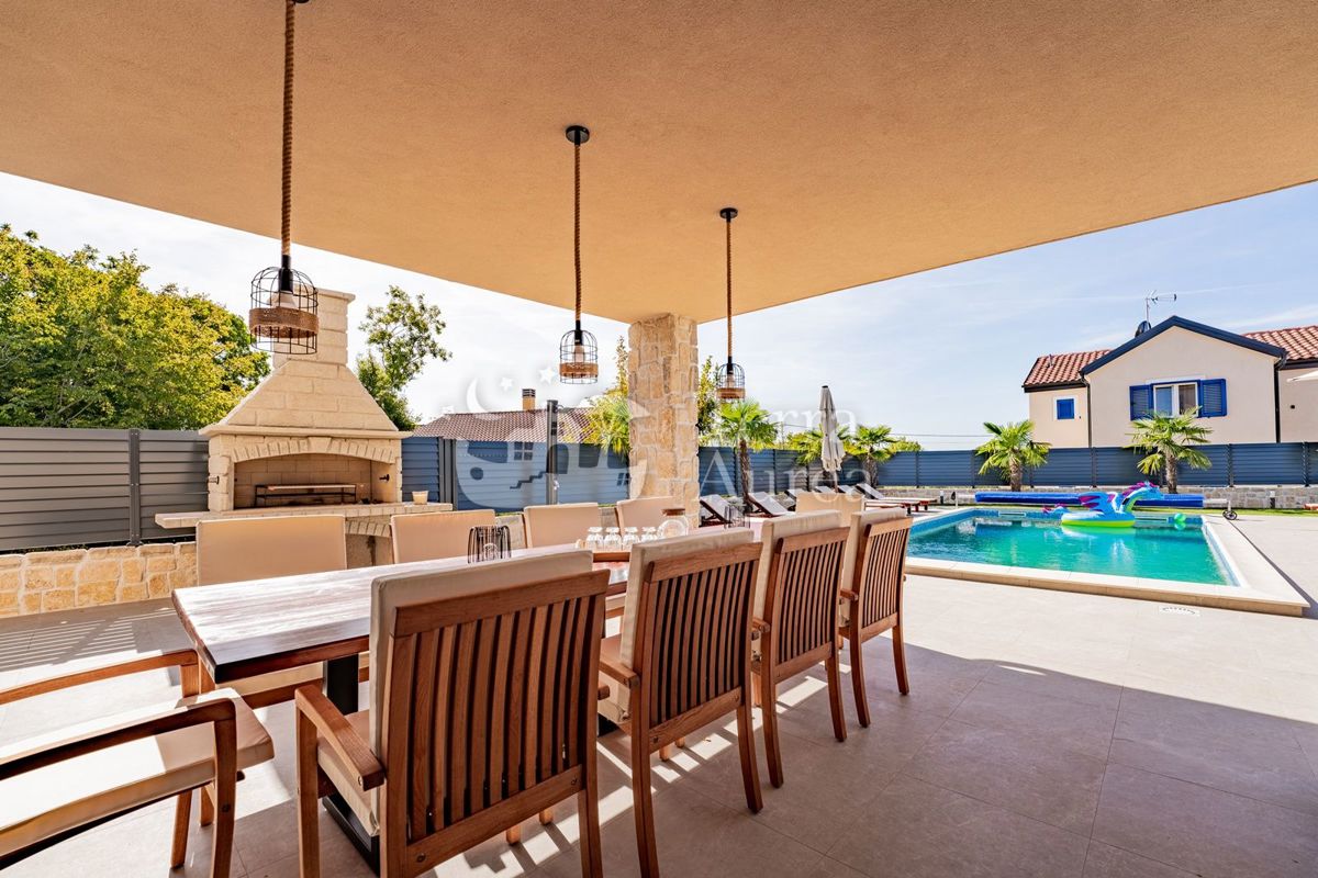 Villa Dobrinj, 320m2