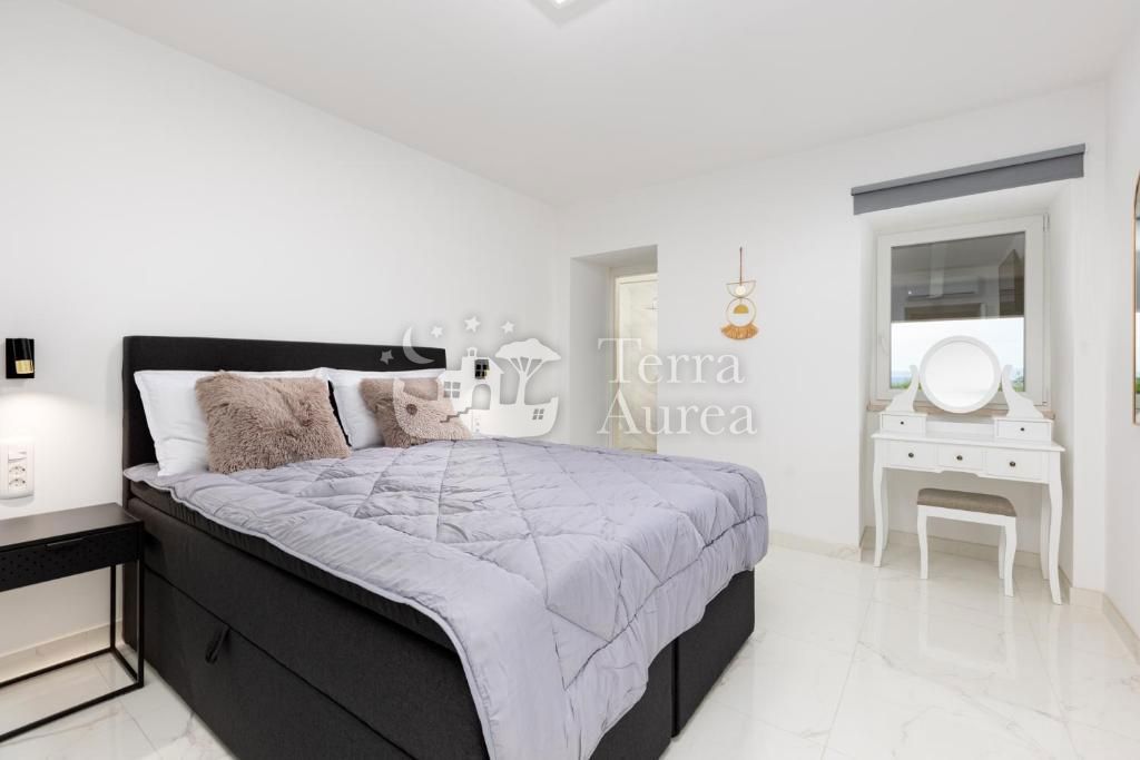 Villa Dobrinj, 250m2