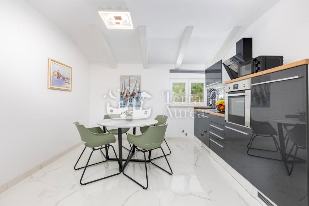 Villa Dobrinj, 250m2