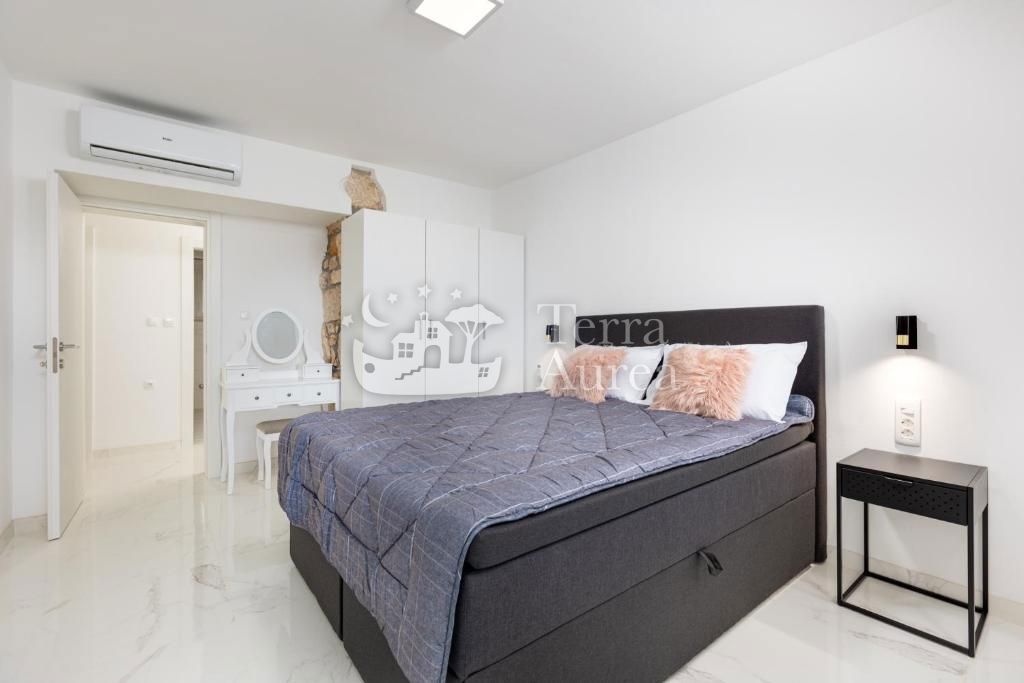 Villa Dobrinj, 250m2
