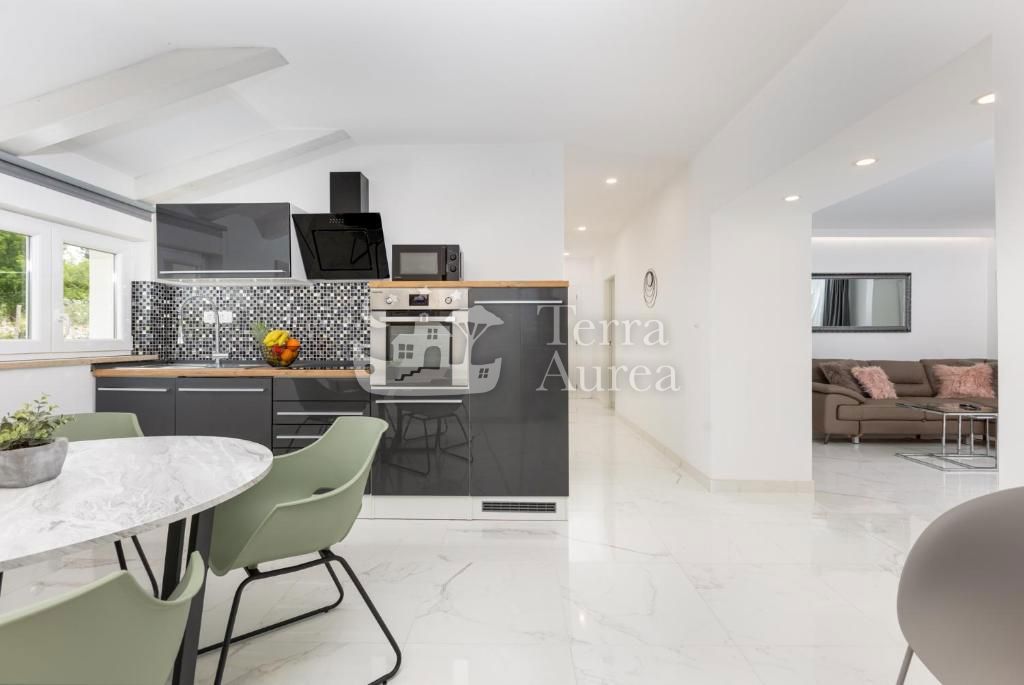 Villa Dobrinj, 250m2