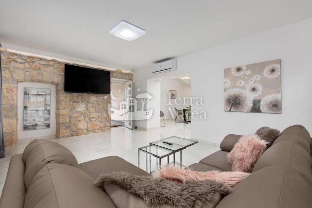 Villa Dobrinj, 250m2