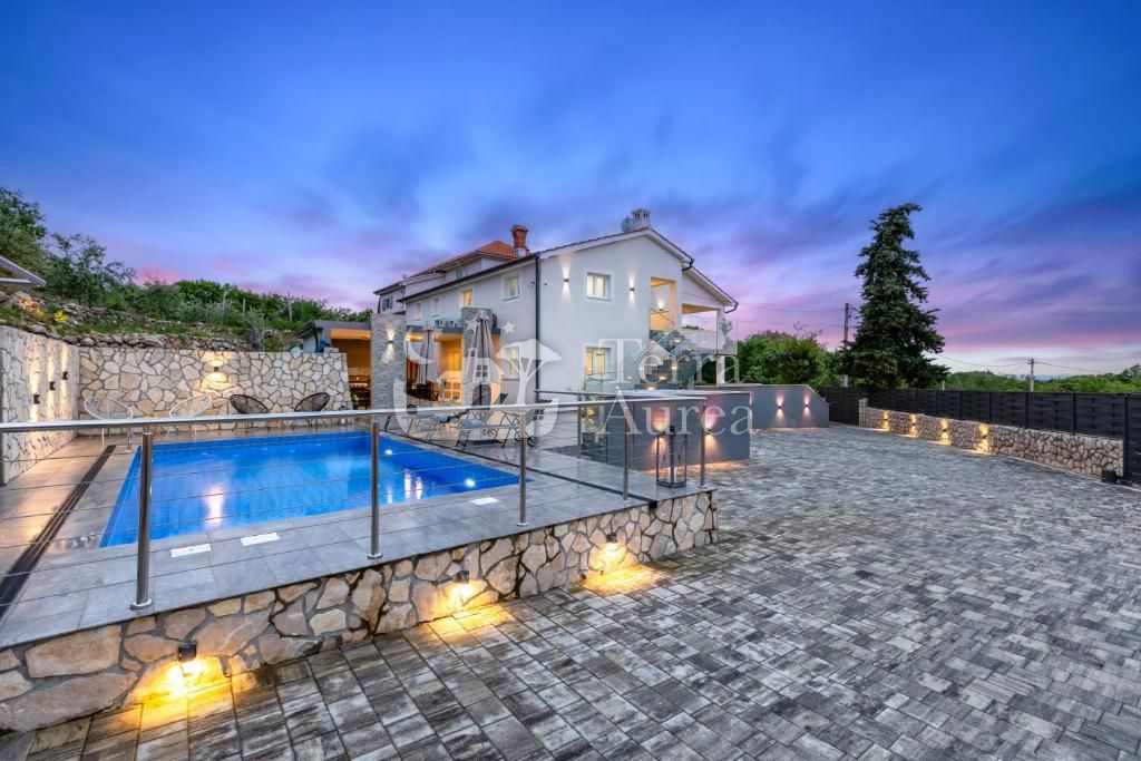 Villa Dobrinj, 250m2