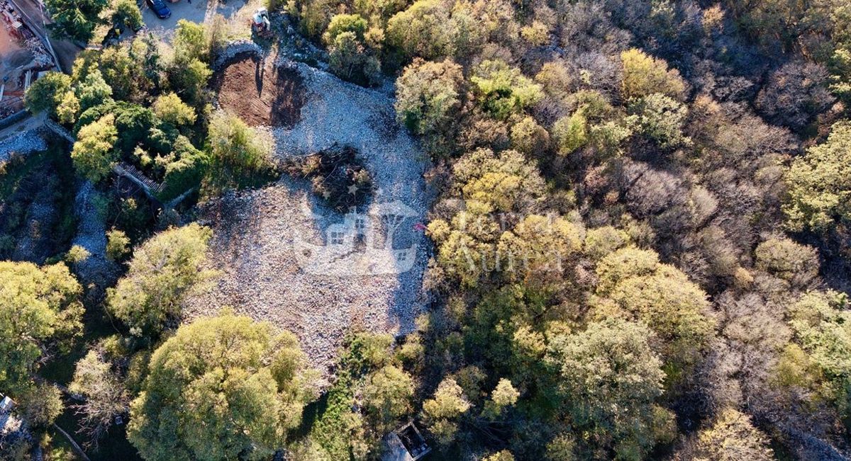 Terreno edificabile Vrbnik, 1.050m2