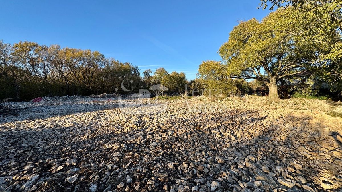 Terreno edificabile Vrbnik, 1.050m2