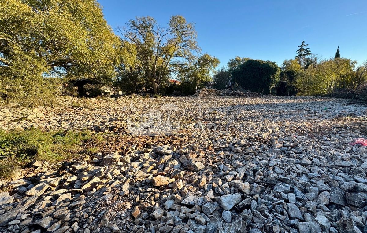 Terreno edificabile Vrbnik, 1.050m2