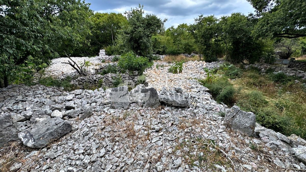 Terreno edificabile Vrbnik, 1.050m2