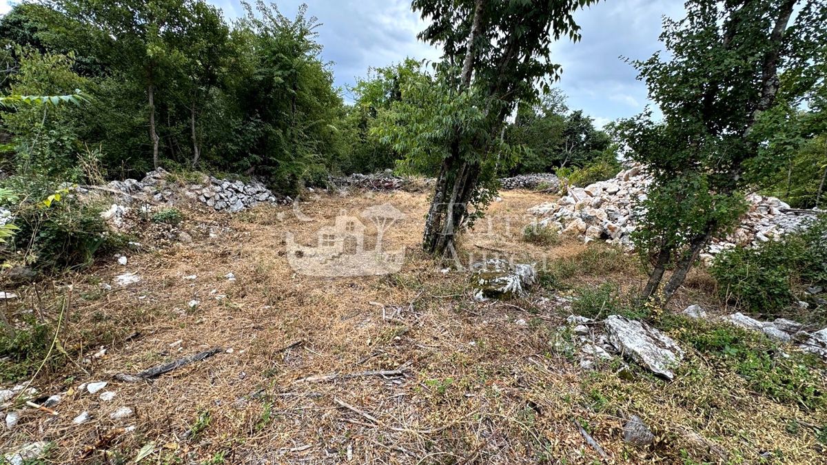 Terreno edificabile Vrbnik, 1.050m2