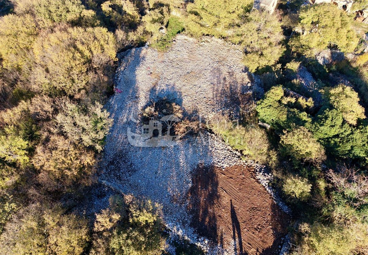 Terreno edificabile Vrbnik, 1.050m2