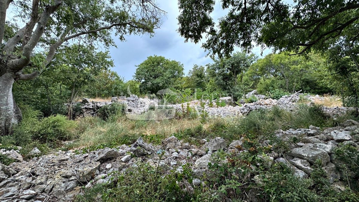 Terreno edificabile Vrbnik, 1.050m2