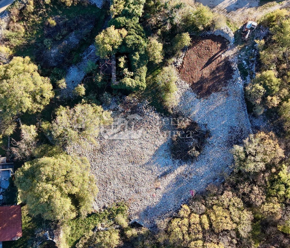 Terreno edificabile Vrbnik, 1.050m2