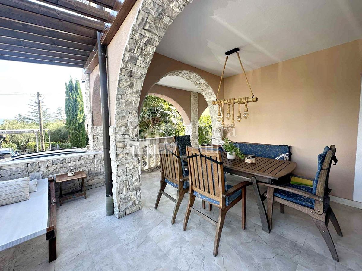 Appartamento Malinska, Malinska-Dubašnica, 74m2