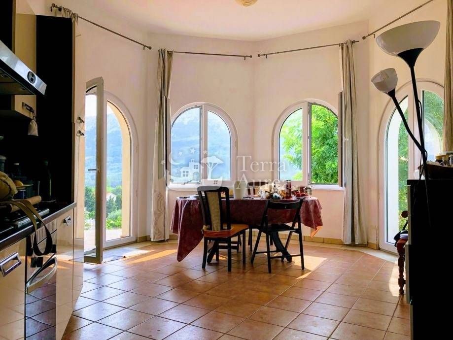 Villa vicino a Baska con vista panoramica sul mare