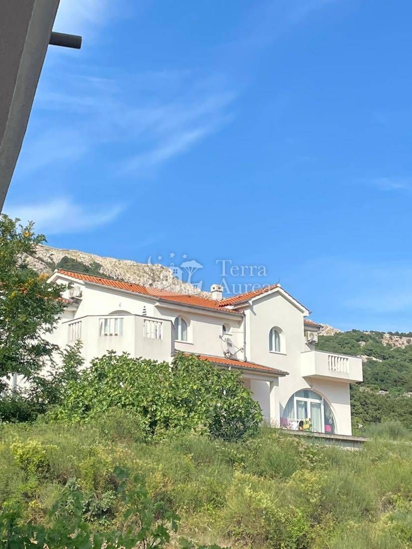 Villa vicino a Baska con vista panoramica sul mare