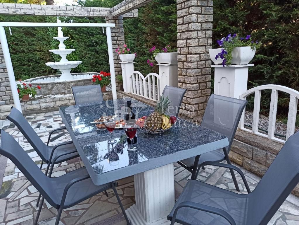 Casa Malinska, Malinska-Dubašnica, 570m2