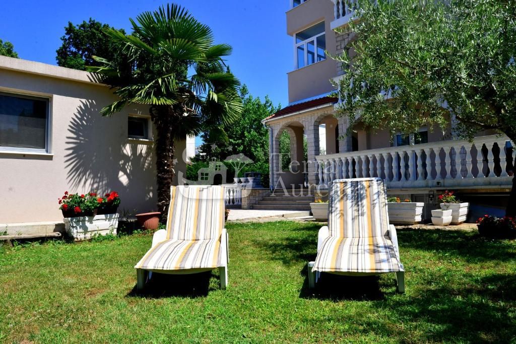 Casa Malinska, Malinska-Dubašnica, 570m2