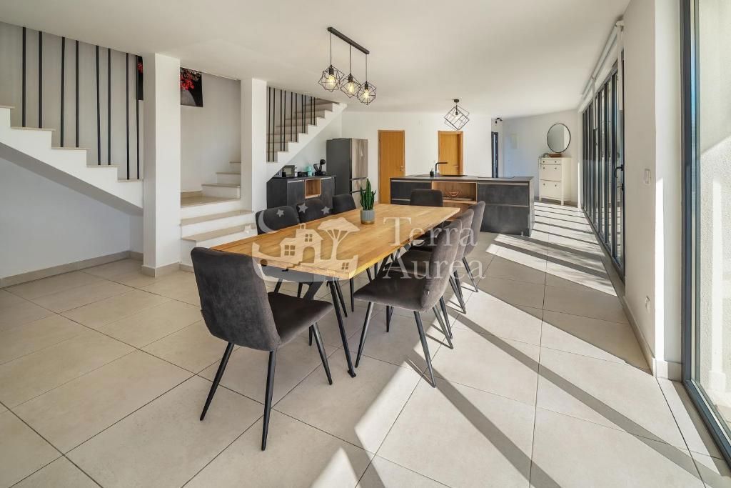 Villa Malinska, Malinska-Dubašnica, 165m2
