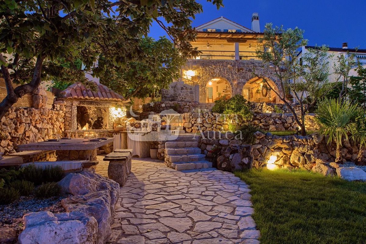 Villa Malinska, Malinska-Dubašnica, 270m2