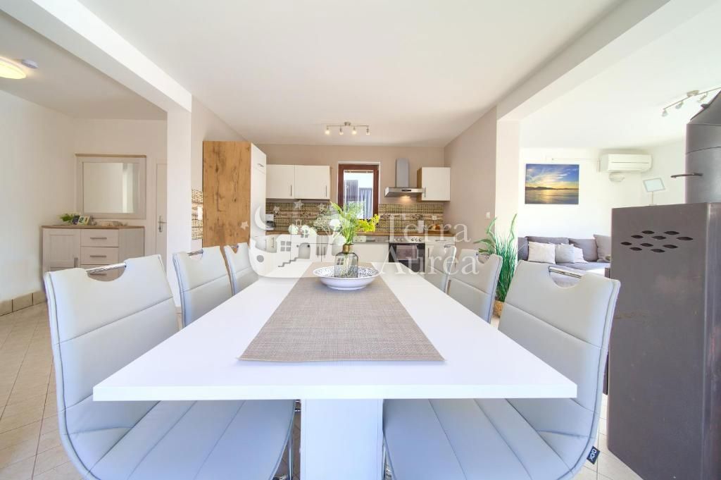 Villa Malinska, Malinska-Dubašnica, 158m2