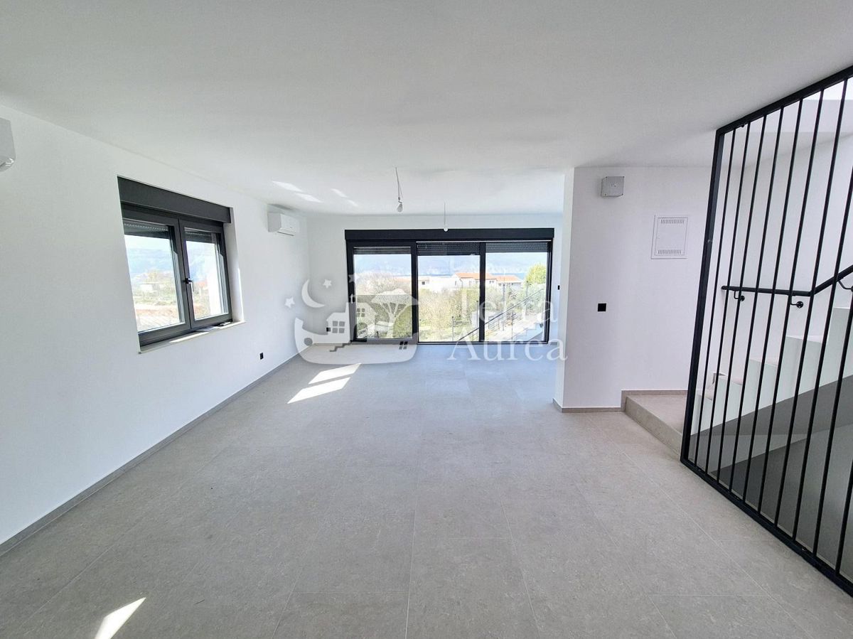 Villa mediterranea con vista mare, Brzac, isola di Krk