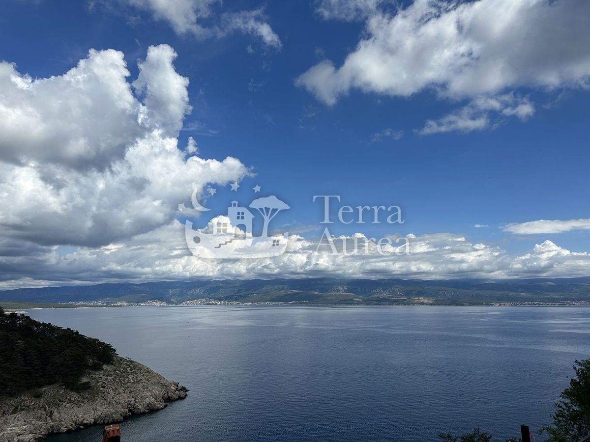 Due case da adattare con vista mare, Vrbnik, isola di Krk