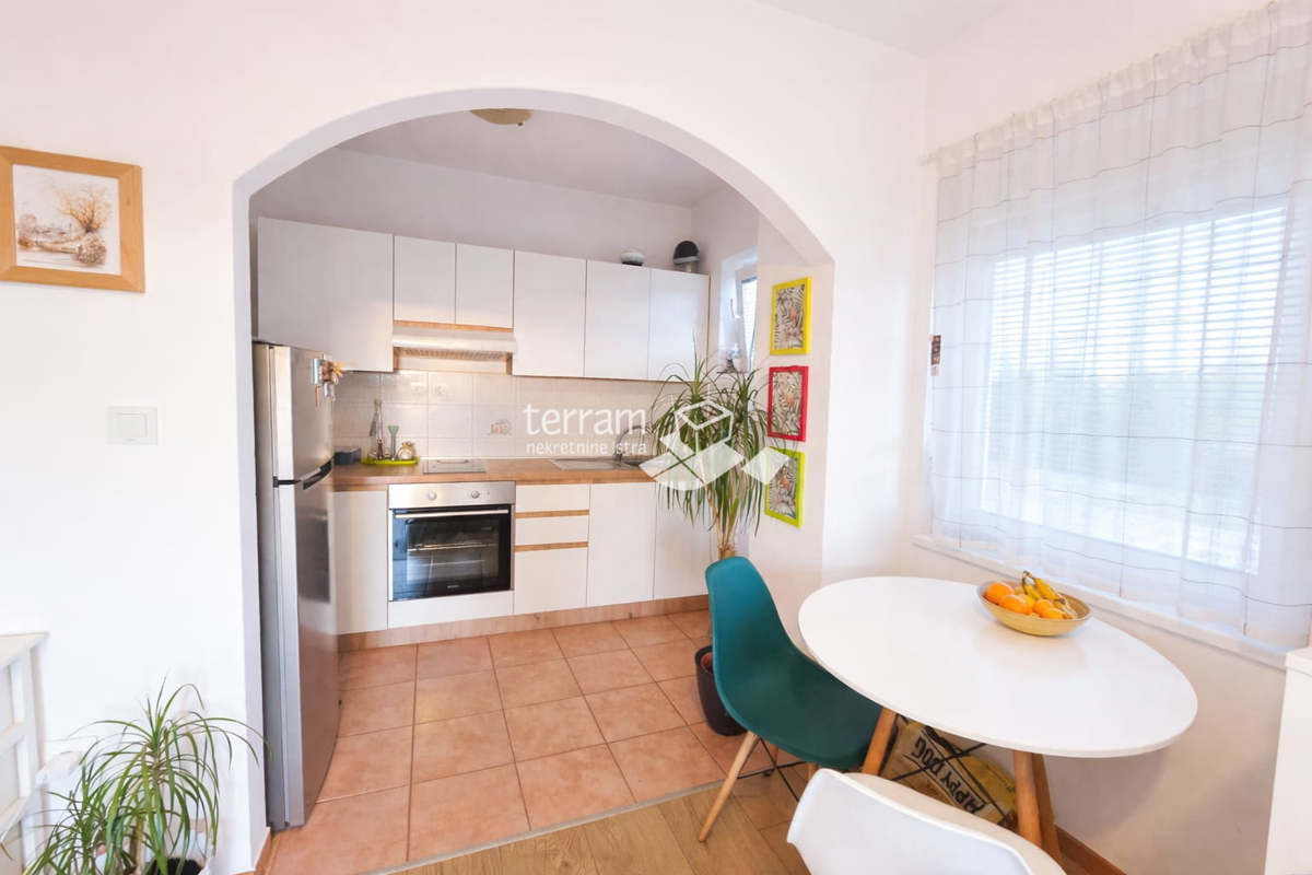 Istra, Pula, Valdebek, appartamento 42m2, 1° piano, 1 camera da letto + soggiorno con angolo cottura, parcheggio, ripostiglio, arredato!! #vendita