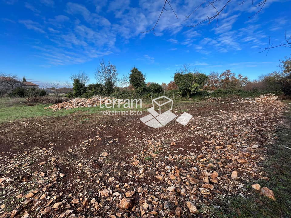 Istria, Svetvinčenat, Juršići, terreno edificabile 858m2 # vendita