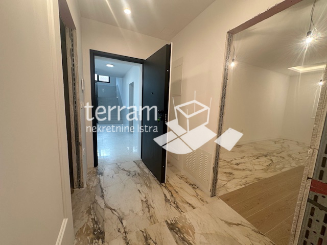 Istria, Pola, Štinjan, appartamento 66,23m2, piano terra, 1 camera da letto + soggiorno con angolo cottura, giardino 100m2, NUOVO, #vendita