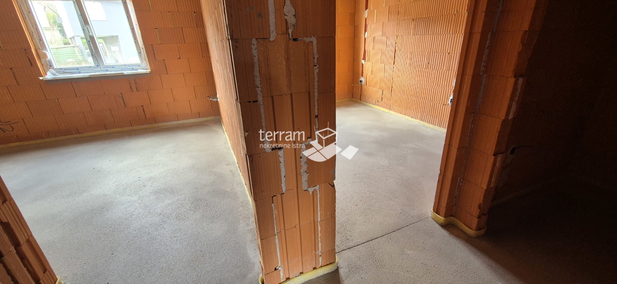 Istra, Pula, Šijana, appartamento 77,46 m2, 2 camere da letto + soggiorno, primo piano, 2 posti auto, #vendita