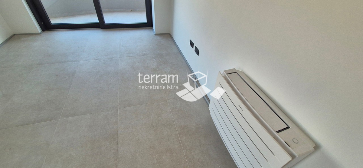 Istra, Pula, Valdebek, piano terra 70,47 m², 2 camere da letto + soggiorno con angolo cottura, giardino 109 m², ripostiglio, parcheggio, NUOVO, #vendita